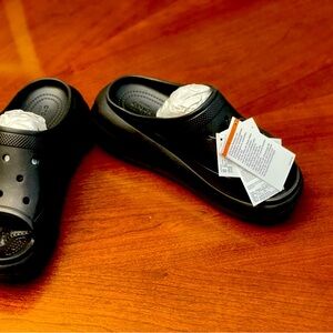 Brand New Crocs Classic Crush Slide size 9